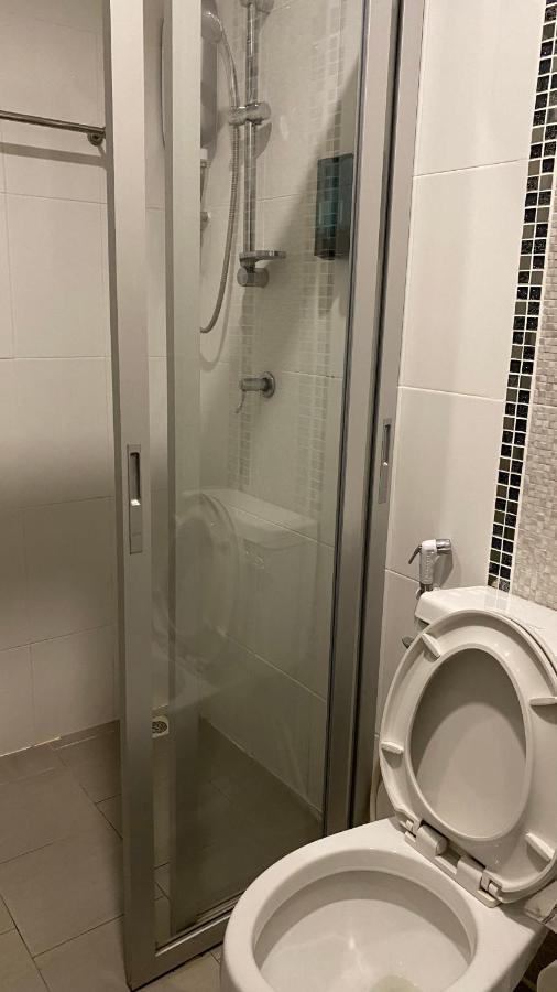 Hotel Iya Патхумтхани Экстерьер фото