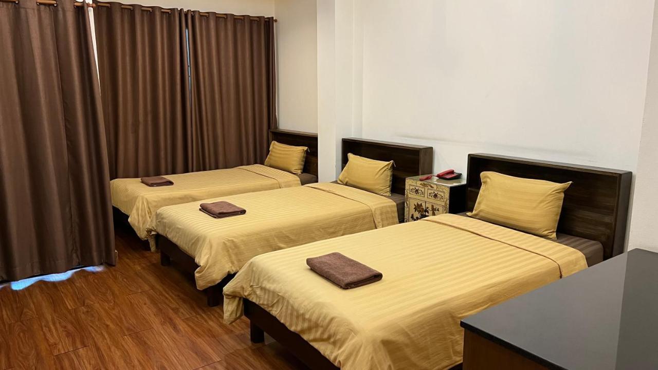 Hotel Iya Патхумтхани Экстерьер фото