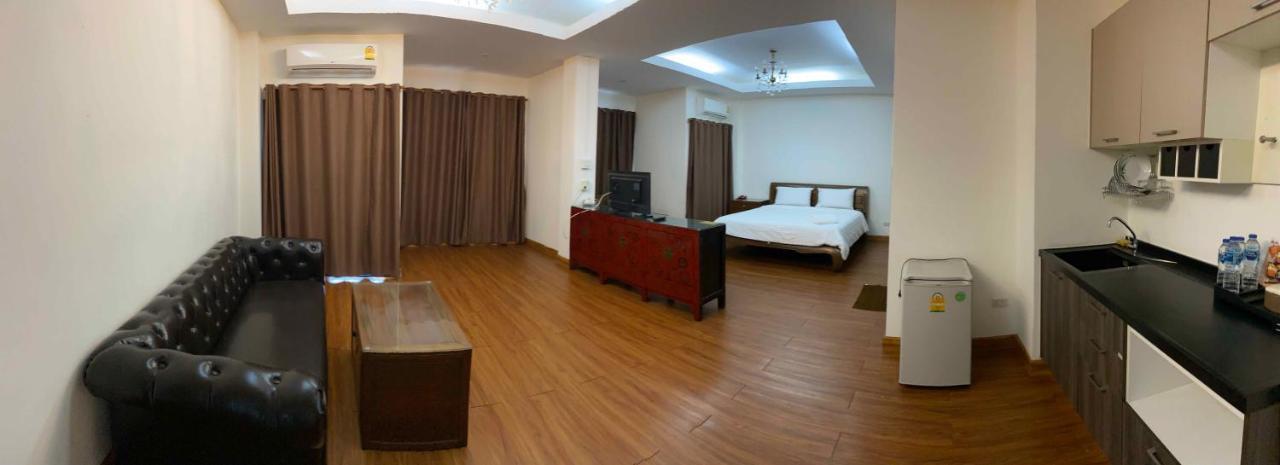 Hotel Iya Патхумтхани Экстерьер фото